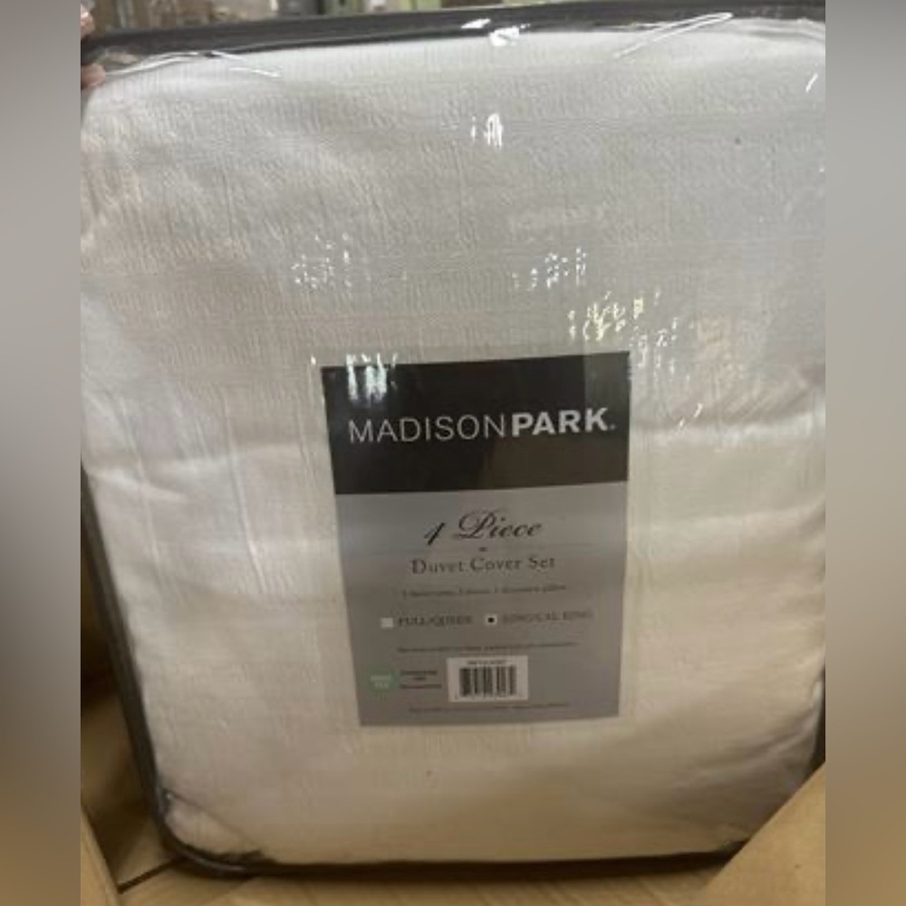 Madison Park Kate White Cotton Seersucker Duvet Cover Set King - Picture 7 of 8